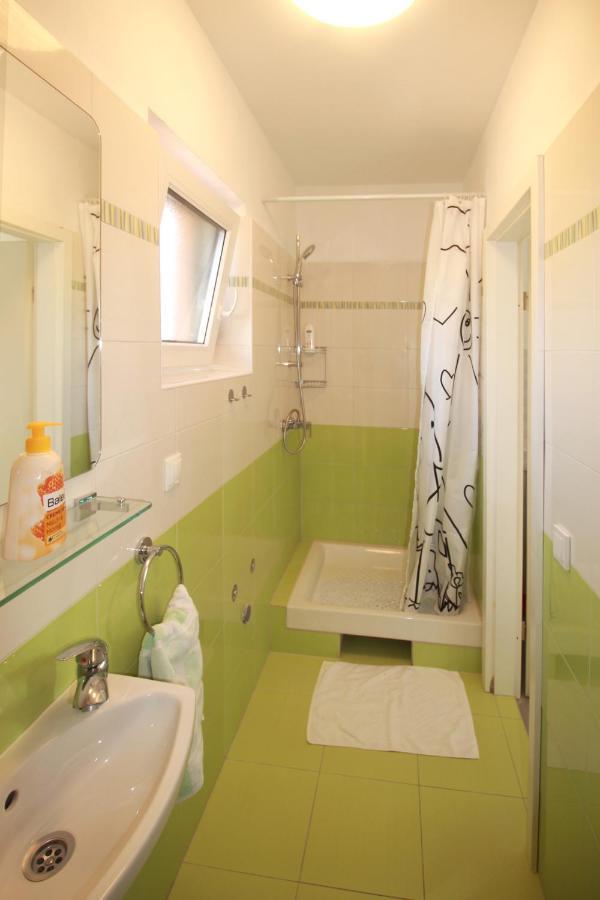 Apartmani Zem, Krk Đảo Krk Ngoại thất bức ảnh