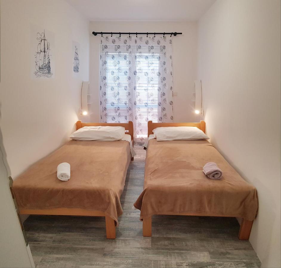 Apartmani Zem, Krk Đảo Krk Ngoại thất bức ảnh